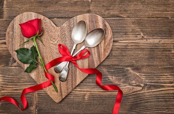 Романтична вечеря: зроби подарунок свої половинці на день закоханих!