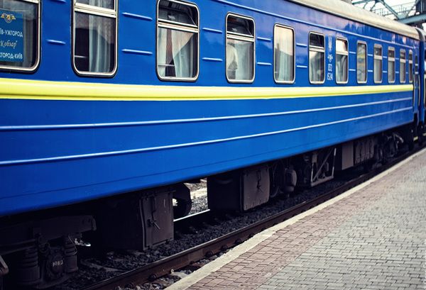  У квітні подорожчають залізничні квитки. Перший етап зростання цін на квитки в поїздах на 10% планується орієнтовно з 1 квітня, отримані кошти спрямують на розвиток пасажирської інфраструктури.