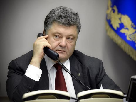 Порошенко зателефонував Путіну з нагоди річниці Мінська. Президенти обговорили звільнення українських військовослужбовців, яких утримують у РФ та на окупованих територіях.
