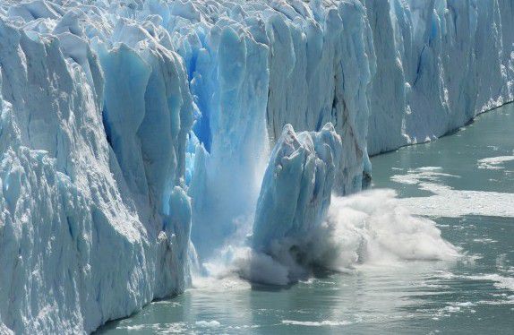 Вчені знайшли під айсбергом, який відколовся в Антарктиді,  «загублений світ». Британські вчені з антарктичної служби здійснять експедицію до виявленої нещодавно екологічної системи. 