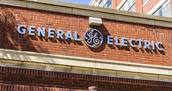 General Electric вироблятиме локомотиви в Україні. Кабінет міністрів спільно з "Укрзалізницею" завершили переговори з американським промисловим гігантом General Electric за програмою оновлення рухомого складу УЗ і виробництва тяги.