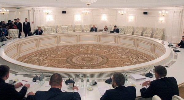 Сьогодні у Мінську відбулося засідання ТКГ, на якому обговорювали ситуацію на Донбасі. Прес-секретар Кучми відзвітувала про підсумки засідання ТКГ в Мінську