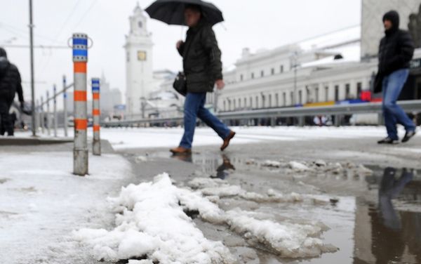 Прогноз погоди на четвер - циклон принесе в Україну потепління. Погода в Україні 15 лютого, на Стрітення, піде в "плюси" – вдень температура повітря підвищиться до відлиги і коливатиметься в межах 0...+5 градусів тепла,