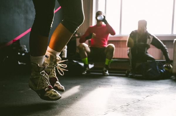 Види спорту, які продовжують життя. Всім відомо, що будь-які фізичні навантаження, а особливо регулярні спортивні тренування, можуть позбавити людину від безлічі проблем зі здоров'ям.