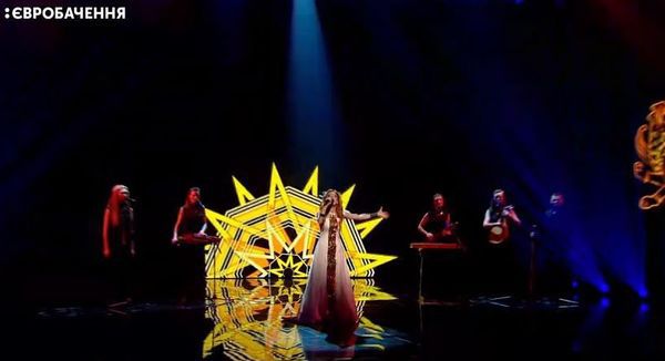 "Євробачення-2018": потужний голос ILLARIA, а на "Євробачення" не тягне - журі нацвідбору. Співачка представила свою авторську пісню "Сила".