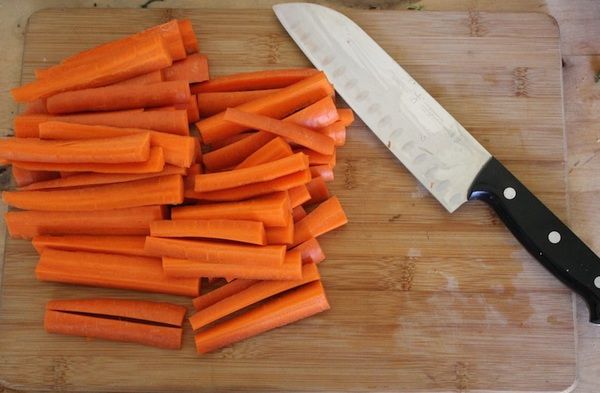 Морквяні палички з сиром і маленьким секретом в духовці. Смачніше будь-якого фастфуду!