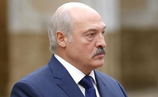 Білорусь надасть миротворців тільки після домовленості між Порошенком і Путіним. Лукашенко заявив, що країна не може займати чиюсь сторону.