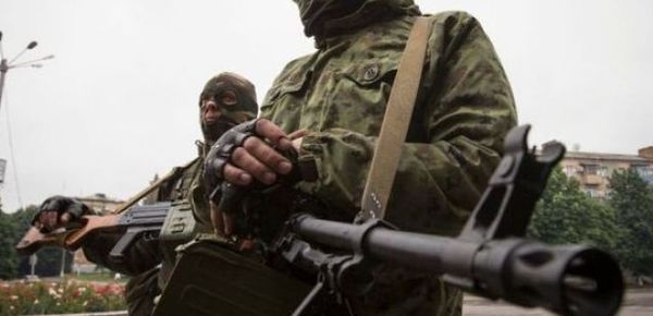 Двоє російських військових підірвались на своїх мінах на Донбасі. В зоні проведення АТО на власних мінних загородженнях підірвалося двоє російських військових, один загинув.