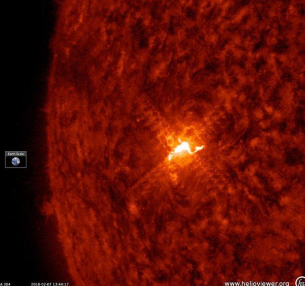 NASA показало знімок нового спалаху на Сонці!. NASA показало знімок нового спалаху на Сонці – рідкісного свідчення активності на світилі в останні тижні,