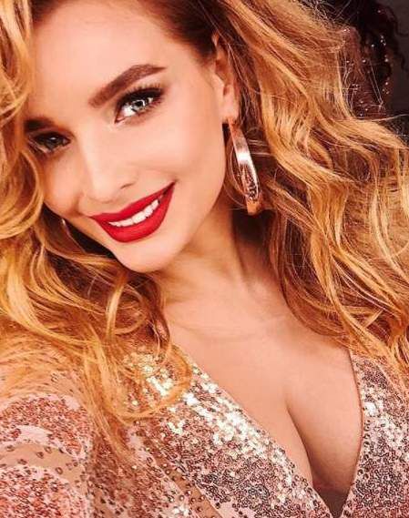 Неперевершена Тетяна Котова виклала в Instagram нескромне селфі. Співачка виставила напоказ пишні груди.