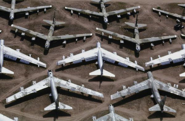 Чудові кадри "кладовища", в яке прилітають вмирати літаки (Фото).  Найбільші кладовища літаків на фотографіях.