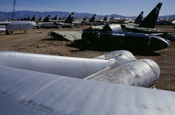 Чудові кадри "кладовища", в яке прилітають вмирати літаки (Фото).  Найбільші кладовища літаків на фотографіях.
