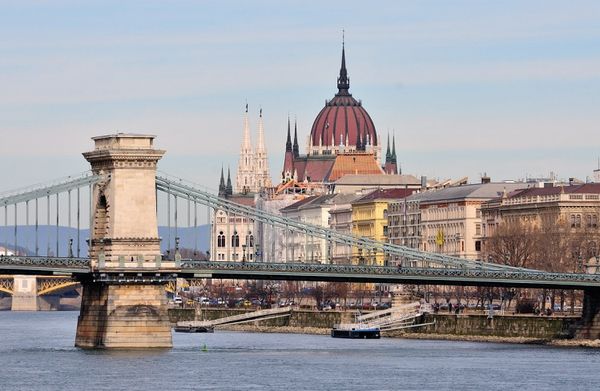 У Люксембурзі заявили, що Угорщину можуть виключити з ЄС. Глава МЗС Люксембургу, якого його угорський колега назвав ідіотом , заявив, що політика уряду Угорщини може коштувати Будапешту членства в ЄС.