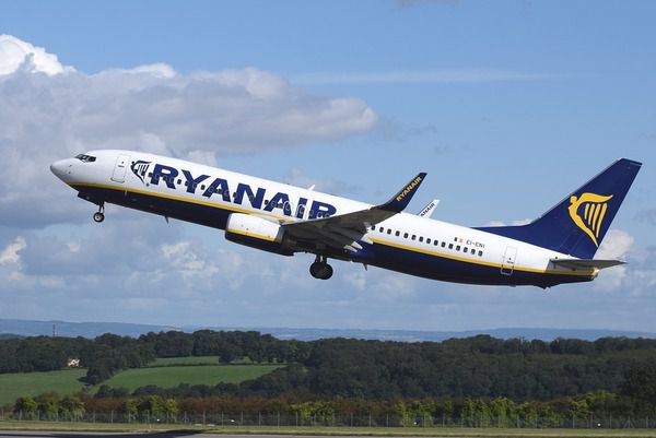 Омелян заявив про успішне завершення переговорів з Ryanair. Міністр додав, що польоти будуть здійснюватися вже цієї осені з аеропорту Бориспіль в Києві і зі Львова.
