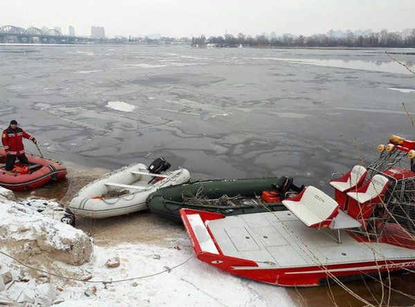 Пошуки тіла зниклої в Києві студентки зупинили через холоди. Водолази обстежили 284,7 га акваторії річки Дніпро, пошуки можуть бути припинені через морози