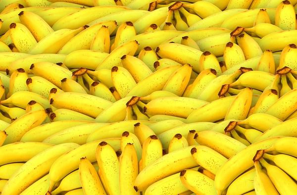 Чому так подорожчали улюблені фрукти?. Основна причина збільшення вартості бананів - зниженням світового врожаю даної продукції.
