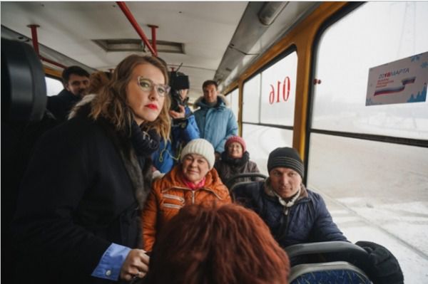 Що це значить? Ксенія Собчак приїхала в Курськ і прокотилася на трамваї. В День всіх закоханих 14 лютого в Курськ завітав кандидат на пост президента 2018. 