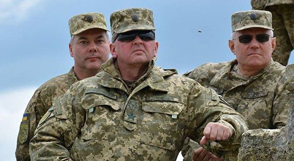 За словами Муженко за час бойових дій у Донбасі з'явилося 50 нових генералів. За словами Муженко, основною умовою просування по службі є наявність бойового досвіду, отриманого в Донбасі