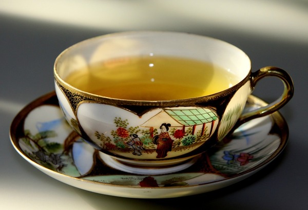 Зелений чай: ніколи не вживайте цей напій з продуктами, що містять цю речовину. Зелений чай дуже корисний, якщо його правильно вживати.