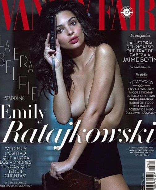Емілі Ратажковски повністю роздяглася для глянцю. Американська топ-модель знялася в оголеній фотосесії для березневого номера Vanity Fair Іспанія.
