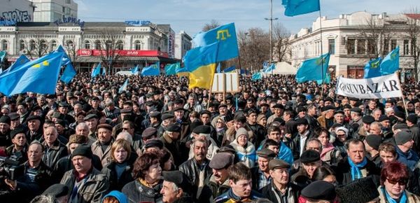 Сьогодні День опору Криму російської окупації. Чотири роки тому, 26 лютого 2014 року, в Сімферополі відбувся багатотисячний мітинг кримських татар і проукраїнських активістів на підтримку територіальної цілісності України.