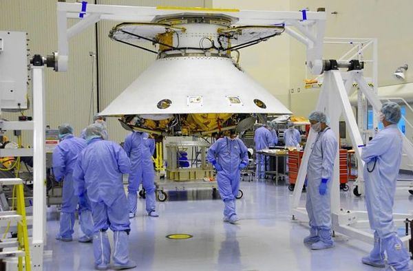 Марсіанська станція «Фенікс» знайдена через дев'ять років. Марсіанська станція «Фенікс» була виявлена через дев'ять років після виходу з ладу.