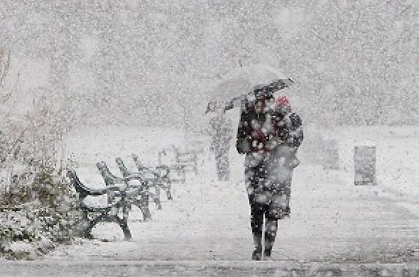 Новий прогноз погоди по Україні: 28 лютого сильні заметілі і потепління. Негоду несе новий антициклон.