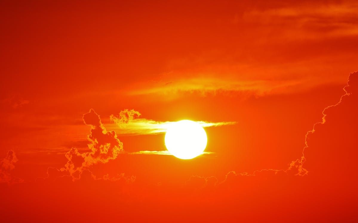 Корональна діра на Сонці стала причиною магнітної бурі на Землі. Коливання магнітного поля Землі зафіксовані вранці 27 лютого.