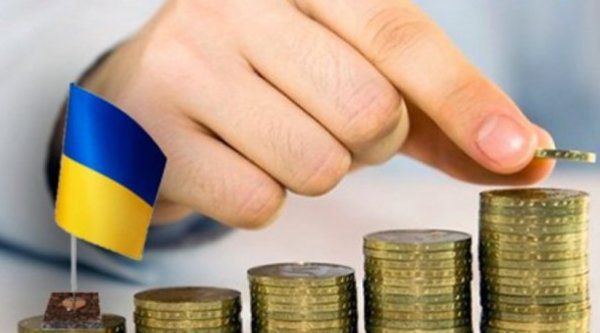 Держборг України становить близько 75% ВВП. Залучення державних запозичень за 2017 рік в 1,5 рази вище показника за 2016 рік.