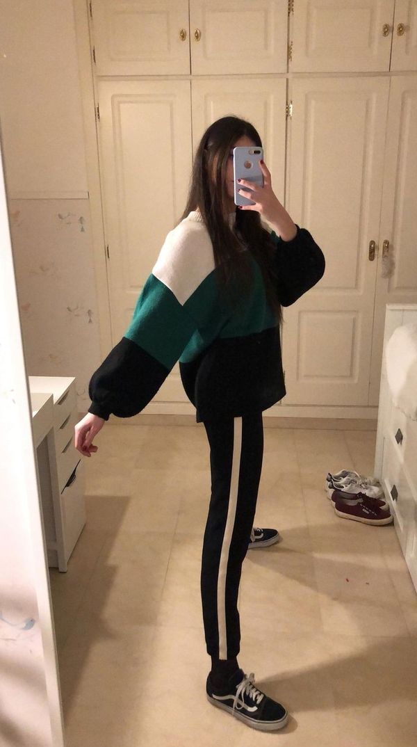 Ця оптична ілюзія з 'худими ногами' дівчини повеселила інтернет. Коли звичайне фото обернулося ілюзією.