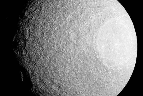 Вчені виявили на Енцеладі необхідні для існування життя умови. Умови супутника Сатурна придатні для існування архей.