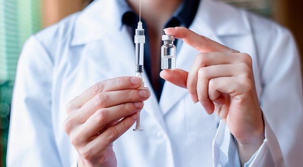 Через смерть людини в Україні заборонили одну із серій болгарської вакцини проти туберкульозу. Причиною заборони стала смерть людини після введення імунобіологічного препарату,