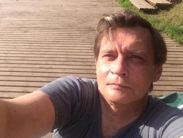 Олександр Домогаров: «Вмерли ті, кому я був зобов'язаний». Актора прощається з недбайливими колегами.