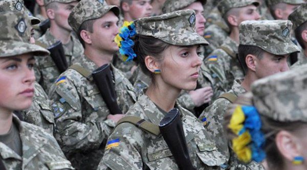 У Міноборони розповіли, скільки жінок служать на Донбасі. У Міноборони зазначили, що робота по вдосконаленню дотримання гендерної рівності триває.