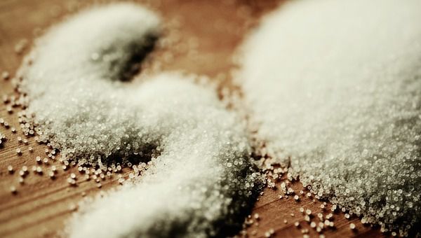 Вчені назвали головну небезпеку солі. Медики радять знизити вживання солі до шести грамів в день.