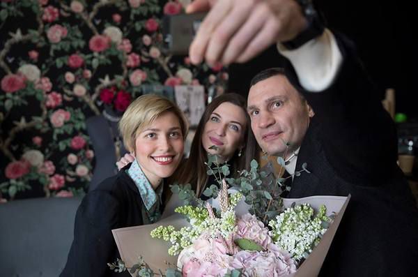 Віталій Кличко привітав жінок з 8 березня. Мер Києва записав ролик, в якому привітав всіх жінок з 8 березня.