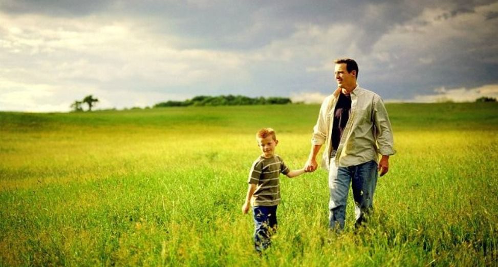 Вчені пояснили, чому для дитини корисно схожість з батьком. Дитина була більш здоровою, якщо батько проводив з нею більше часу.