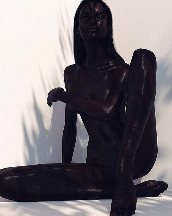 Шуду Грем — віртуальна модель, яка підкорила Instagram своєю чарівною зовнішністю. Фотографа, який зробив фото, звинуватили в расизмі.