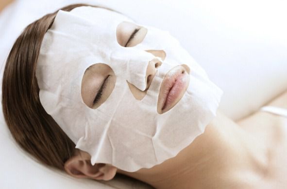 Здорова та красива шкіра обличчя: домашні тканинні маски. Тканинні маски - гідна альтернатива звичайним! Вони підкуповують зручністю використання і прекрасними результатами.
