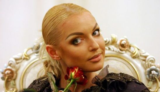 Танці Анастасії Волочкової насмішили користувачів. 8 березня Волочкова відзначила у колі рідних.