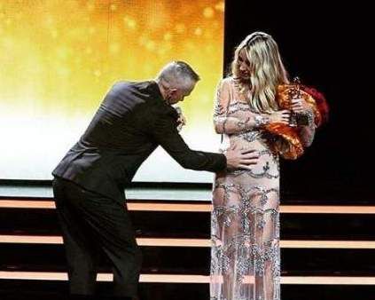 Лобода вперше підтвердила чутки про свою вагітність. Шанувальники співачки впевнені, що батько майбутньої дитини - соліст гурту Rammstein.