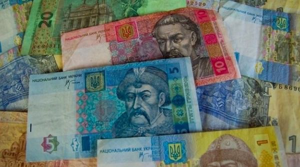НБУ замінить банкноти до десяти гривень монетами. Нові монети в 1, 2, 5 і 10 гривень з часом замінять банкноти відповідних номіналів, які зараз знаходяться в обігу серед українців.
