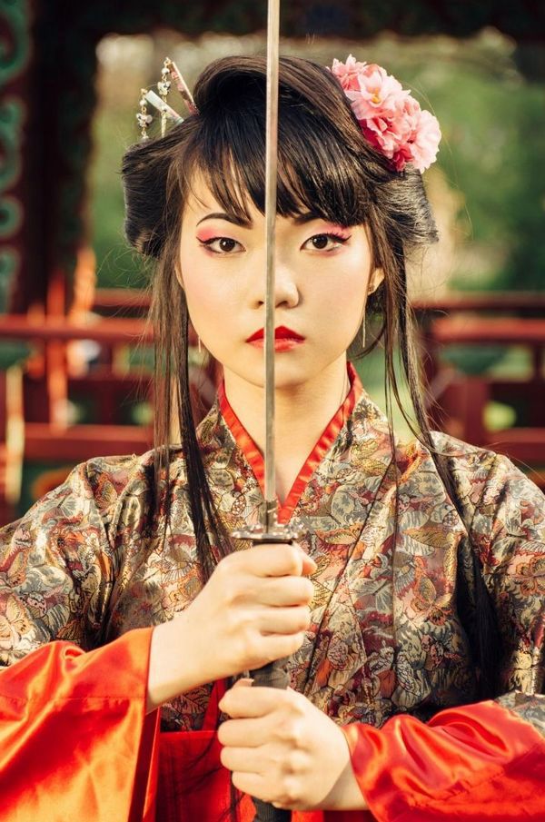 Небезпечна краса: жінки-самураї (Фото). Самураї це безстрашні воїни, які підпорядковувалися кодексу поведінки самурая "Бусідо", який був пройнятий духом беззаперечного підпорядкування панові.
