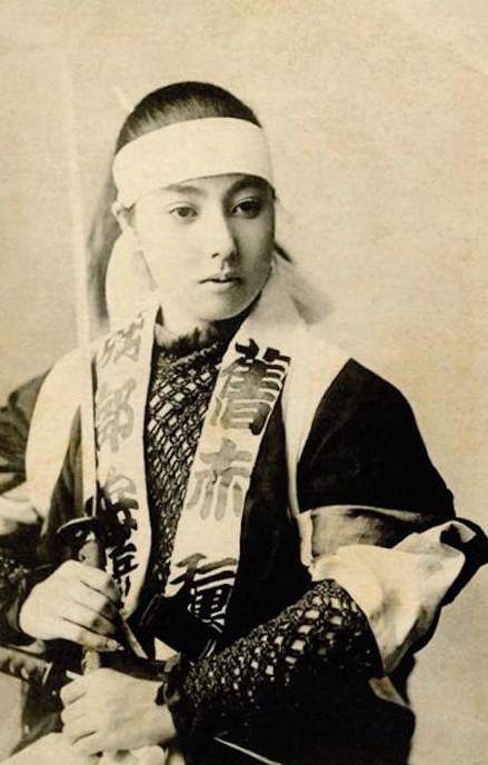 Небезпечна краса: жінки-самураї (Фото). Самураї це безстрашні воїни, які підпорядковувалися кодексу поведінки самурая "Бусідо", який був пройнятий духом беззаперечного підпорядкування панові.