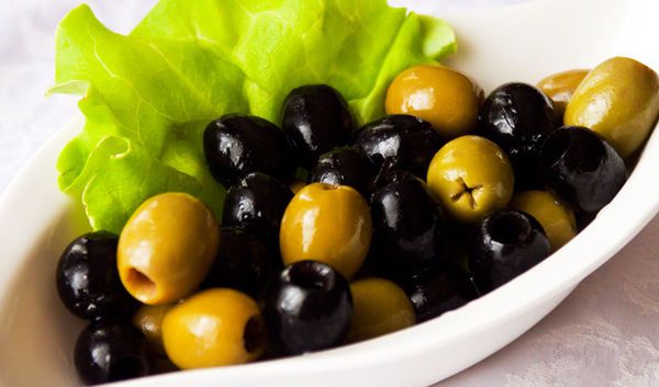 маслини та оливки чи є відмінність?