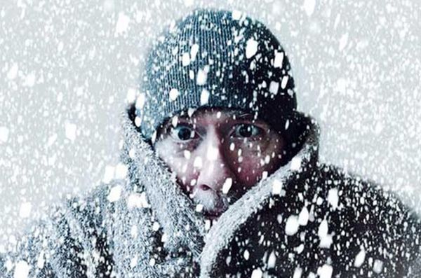 Знову засипле снігом і  вдарять морози: в Україні різко погіршиться погода.  В Україну увірвуться відразу два циклони