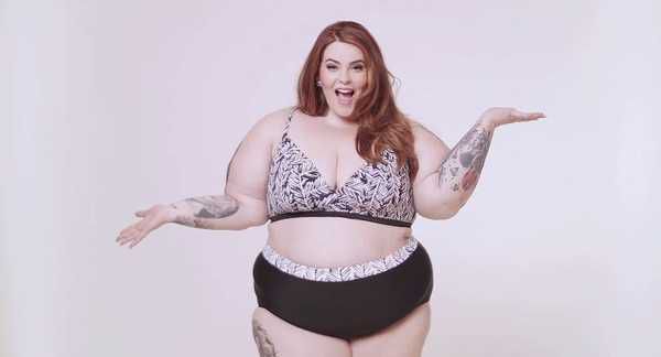 Пропаганда ожиріння або нова мода? Модель XXXL у мережевному боді. Дівчина важить 155 кг і анітрохи не соромиться свого тіла.
