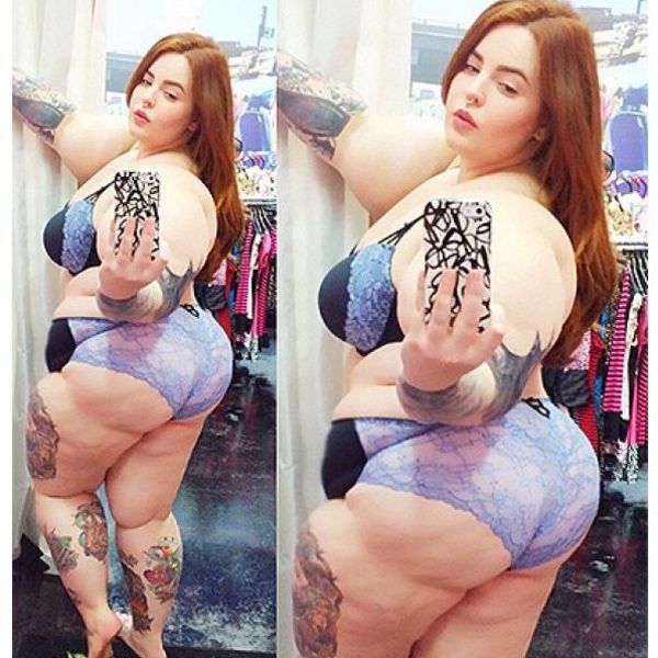 Пропаганда ожиріння або нова мода? Модель XXXL у мережевному боді. Дівчина важить 155 кг і анітрохи не соромиться свого тіла.
