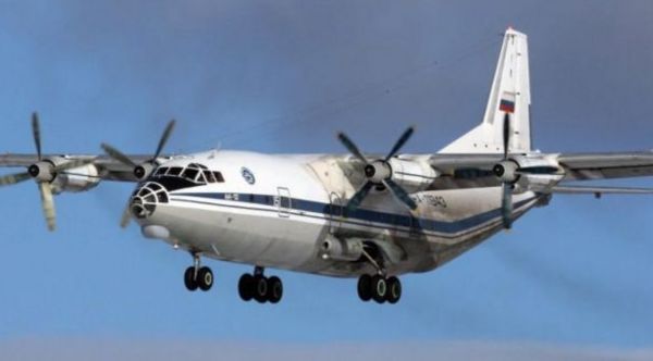 В Росії з літака вивалилося 9 тонн золота. У Росії в аеропорту Якутська з злітаючого транспортного літака Ан-12 вивалилося 9 тонн золота.