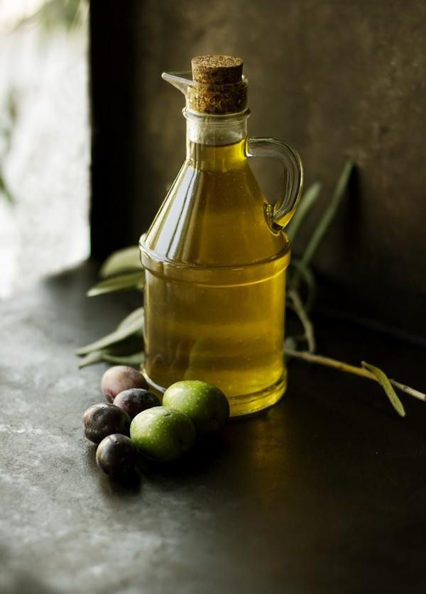 Знайдено смертельну небезпеку оливкової олії. Вчені стверджують, що цей продукт не можна використовувати для приготування деяких страв.